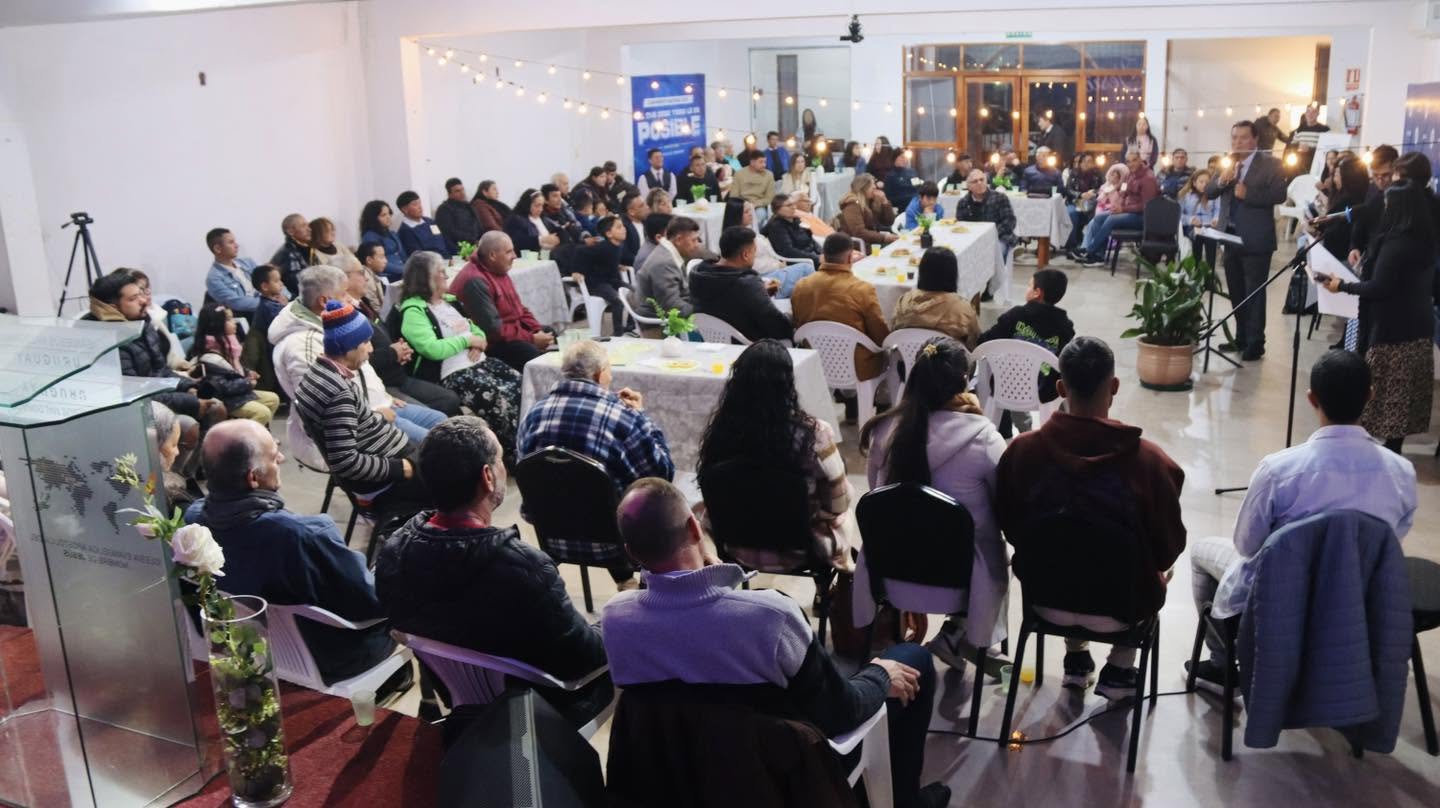 Momento de encuentro y servicio en las actividades de la iglesia
